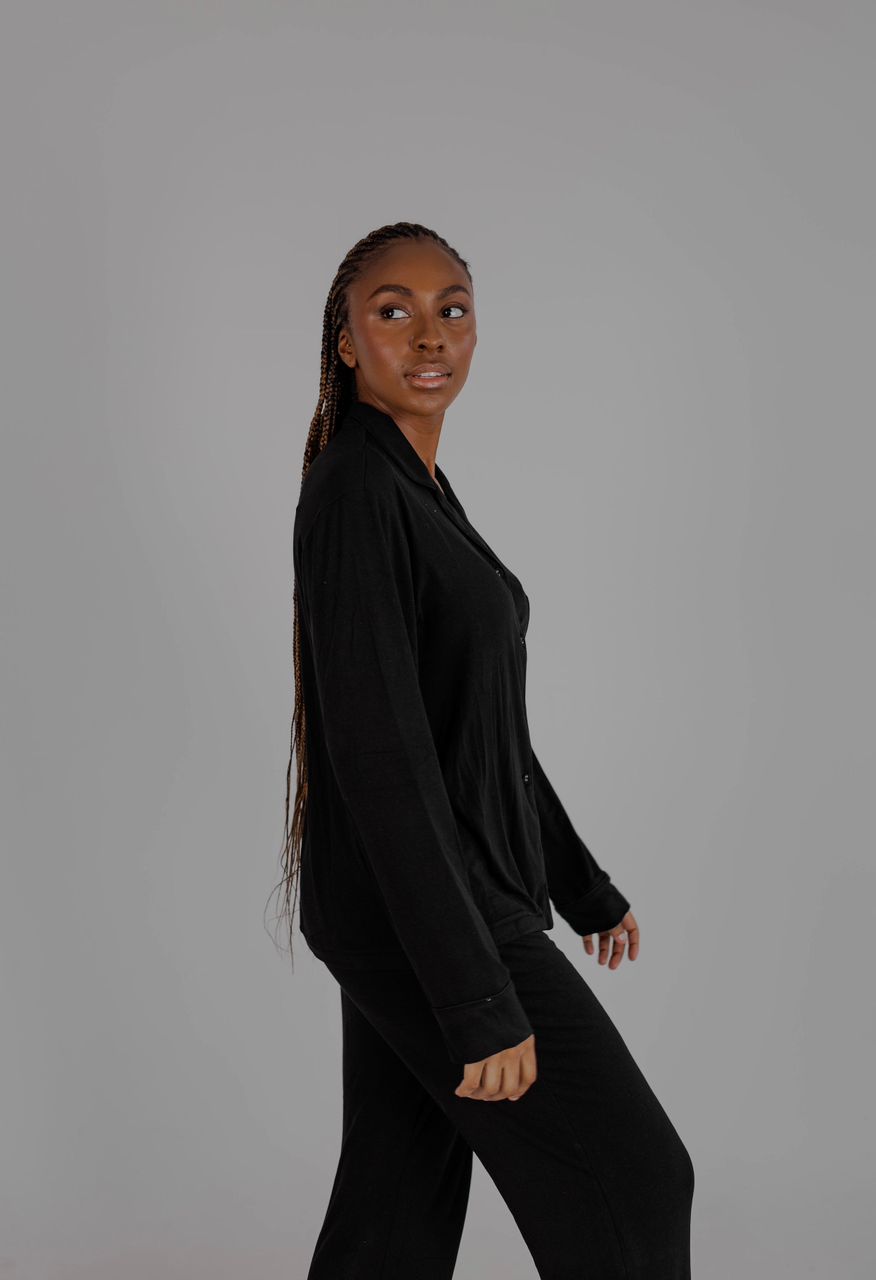 Aurora in Black